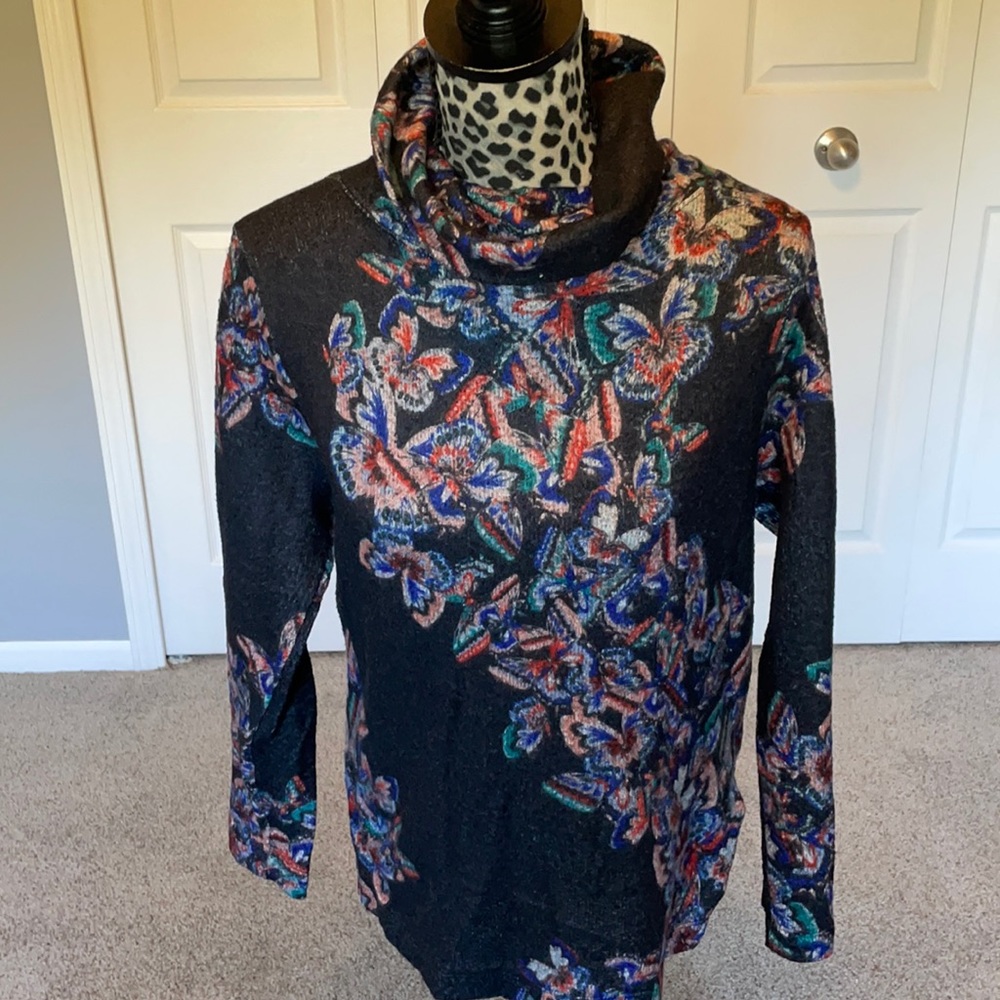 Nally & Millie paisley turtleneck lightweight sweater
